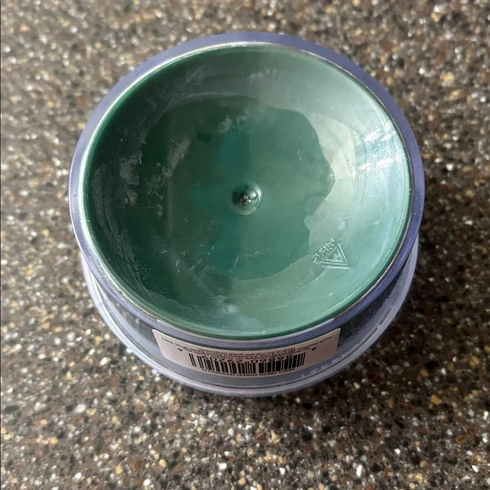 Yankee Candle Scenterpiece MeltCup in Green Magical Frosted Forest